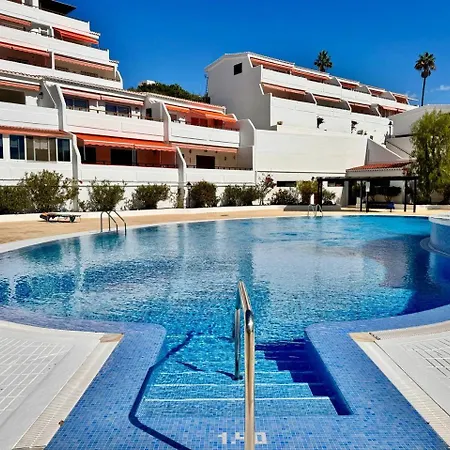 Spacious 2 Bdr Heated Pool, Garage Apartman