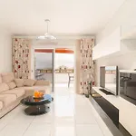 Spacious 2 Bdr Heated Pool, Garage Плая-де-лас-Америкас