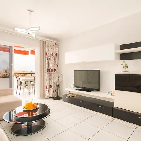 Spacious 2 Bdr Heated Pool, Garage Apartman *