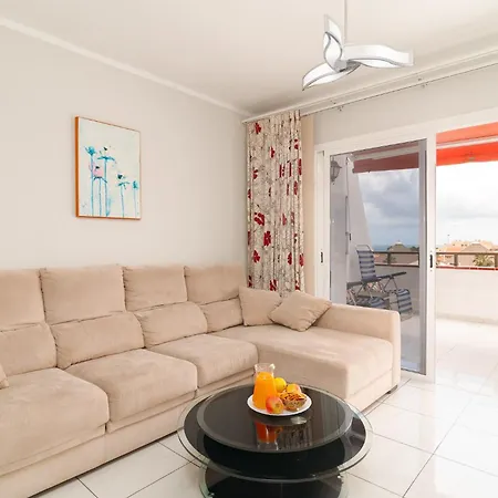 Spacious 2 Bdr Heated Pool, Garage * Playa de las Americas (Tenerife)