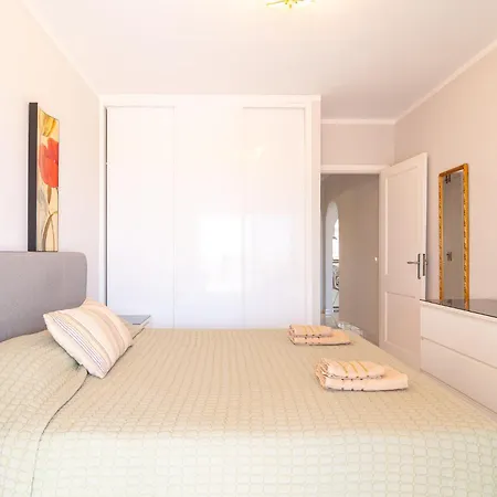 Apartman Spacious 2 Bdr Heated Pool, Garage