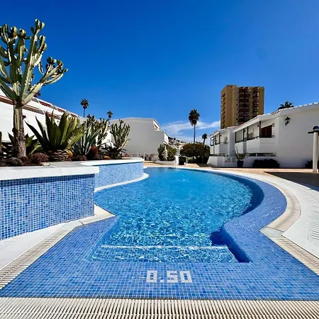Spacious 2 Bdr Heated Pool, Garage * Playa de las Americas (Tenerife)