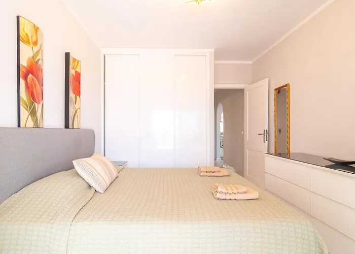 Apartman Spacious 2 Bdr Heated Pool, Garage