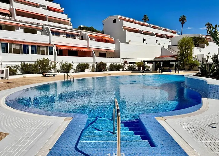 Spacious 2 Bdr Heated Pool, Garage Apartman